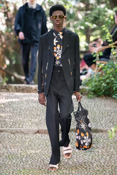 Look 33